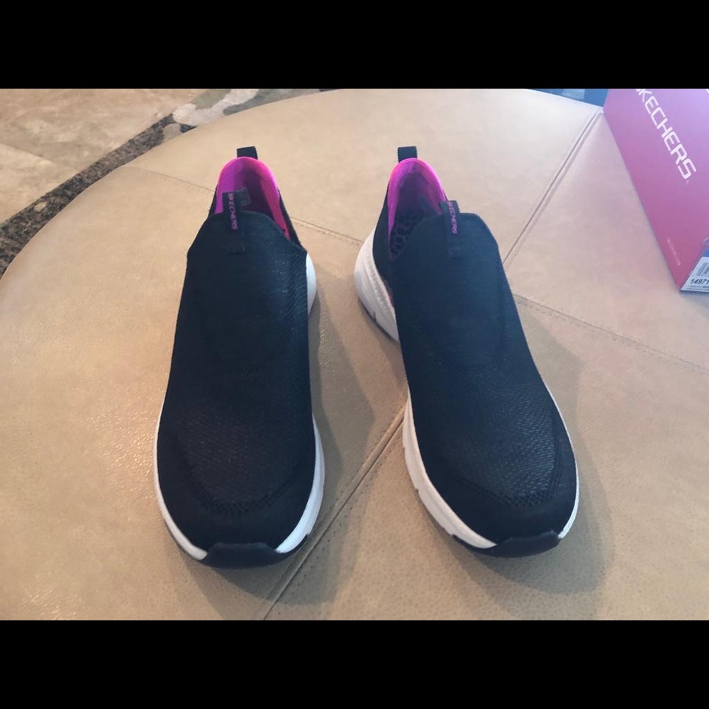 Skechers Big Dream sneakers. Brand new and never worn!